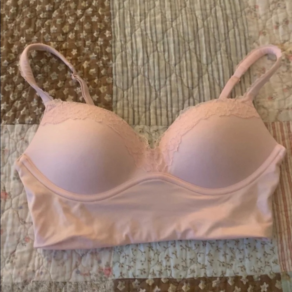 Women’s Victoria’s Secret Push-Up Wire-Free Size 32B Light Pink Bra
